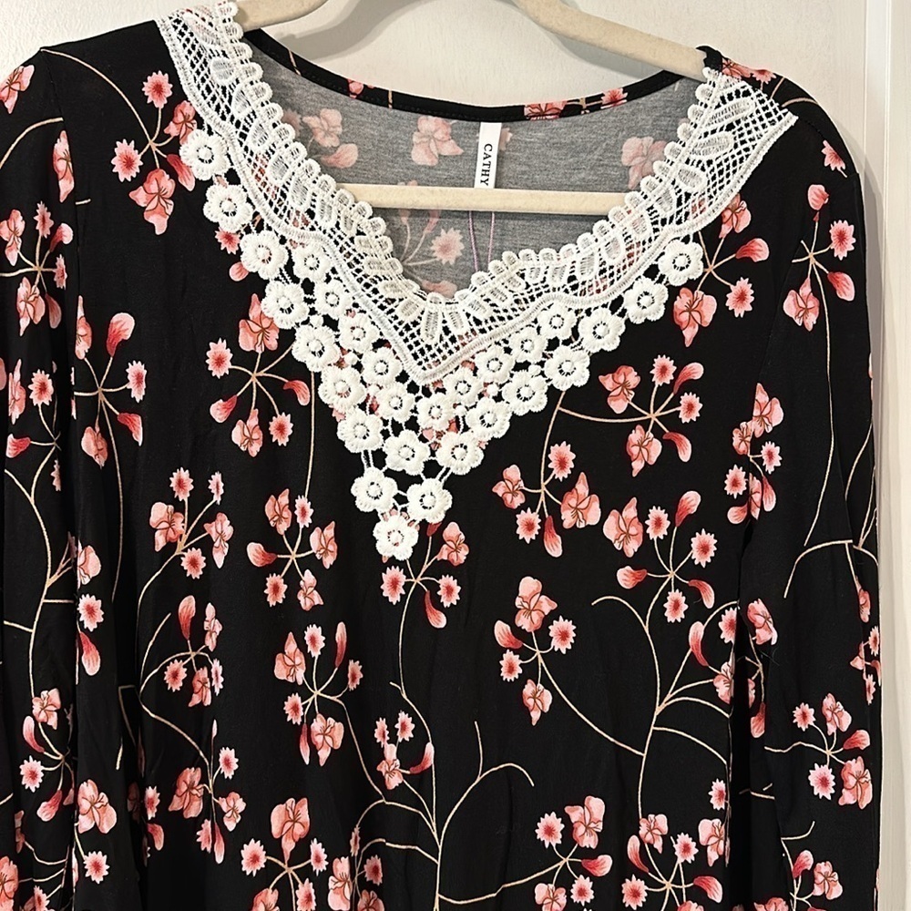 NWT Cathy black and pink floral top! - Picture 2 of 3